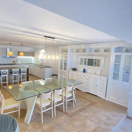 Th29 Deluxe Beachfront In Tamarit Casa vacanze